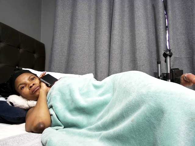 Ntombie-De-NaughtyLover live cam preview