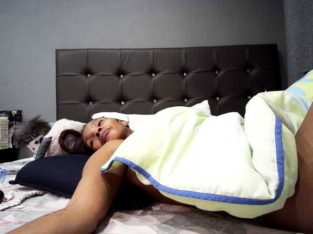 Ntombie live cam on BongaCams