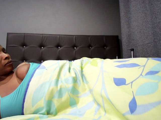 Ntombie-one4u live cam preview
