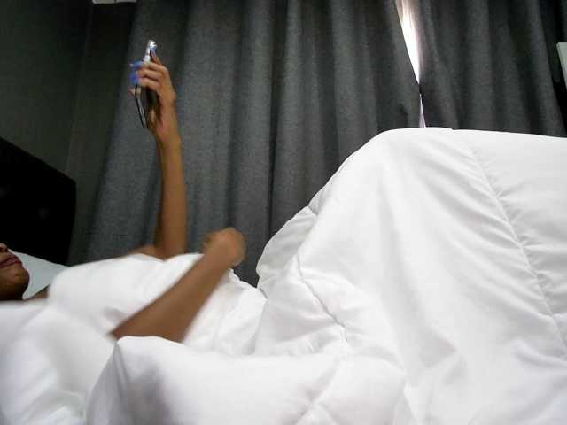 Ntombie-De-NaughtyLover live cam on BongaCams