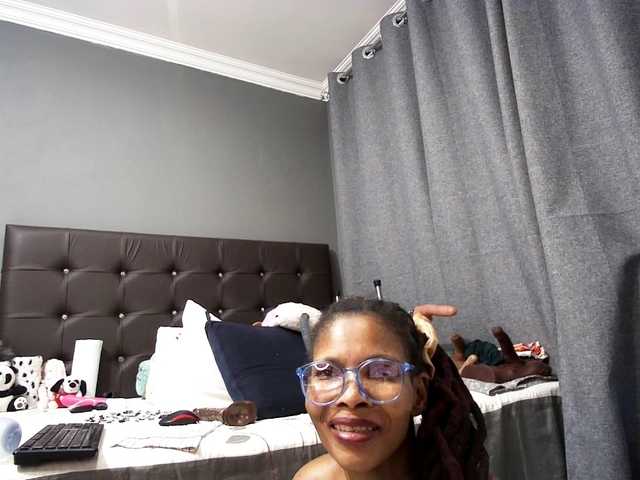 Ntombie-one4u live cam preview