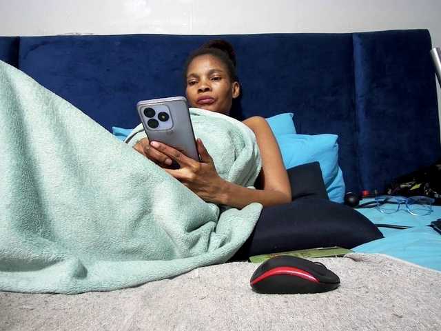 Ntombie live cam on BongaCams