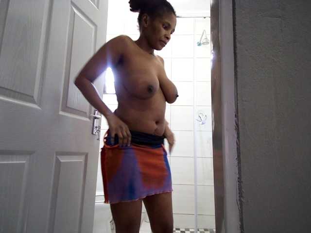 Ntombie live cam on BongaCams