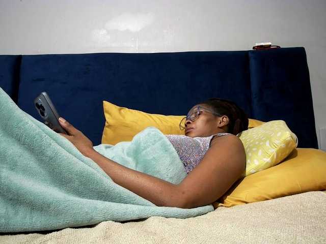 Ntombie live cam on BongaCams