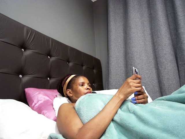 Ntombie live cam on BongaCams