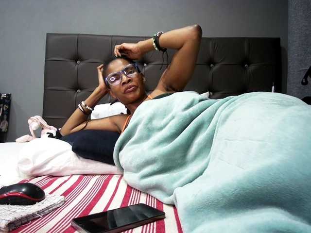 Ntombie live cam on BongaCams