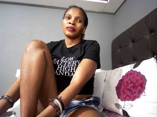 Ntombie live cam on BongaCams