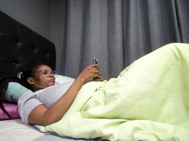 Ntombie live cam on BongaCams