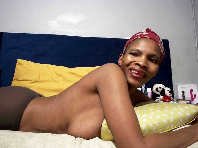 Ntombie live cam on BongaCams