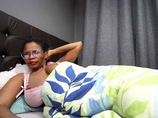 Ntombie-one4u live cam preview
