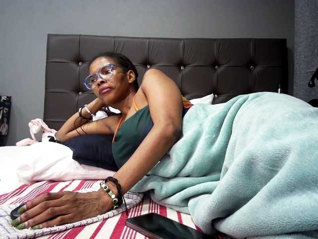 Ntombie live cam on BongaCams