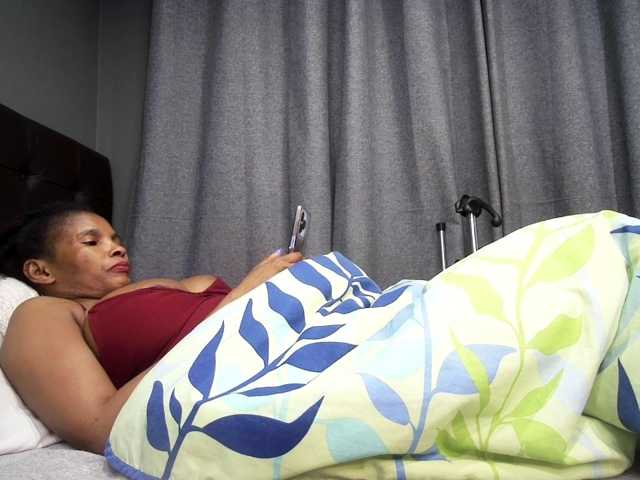 Ntombie live cam on BongaCams