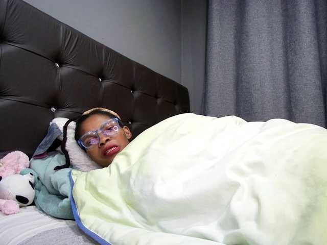 Ntombie live cam on BongaCams