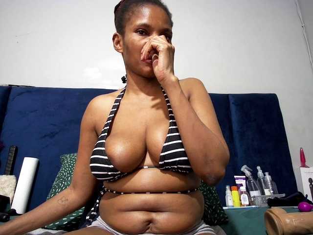 Ntombie live cam on BongaCams