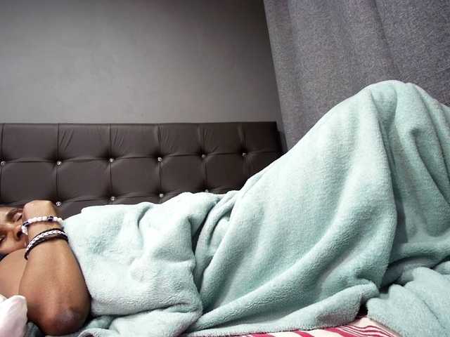 Ntombie-one4u live cam preview