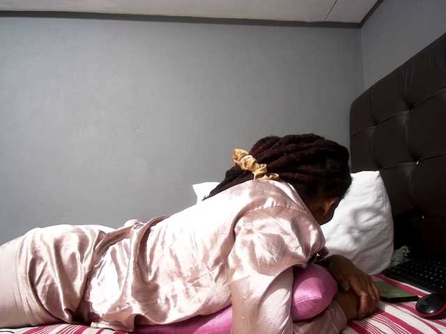 Ntombie live cam on BongaCams