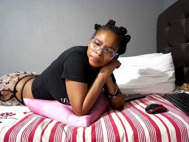 Ntombie live cam on BongaCams