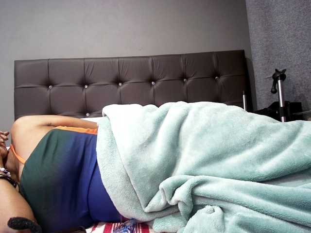 Ntombie-one4u live cam preview