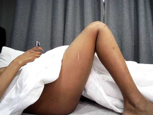 Ntombie-De-NaughtyLover live cam preview
