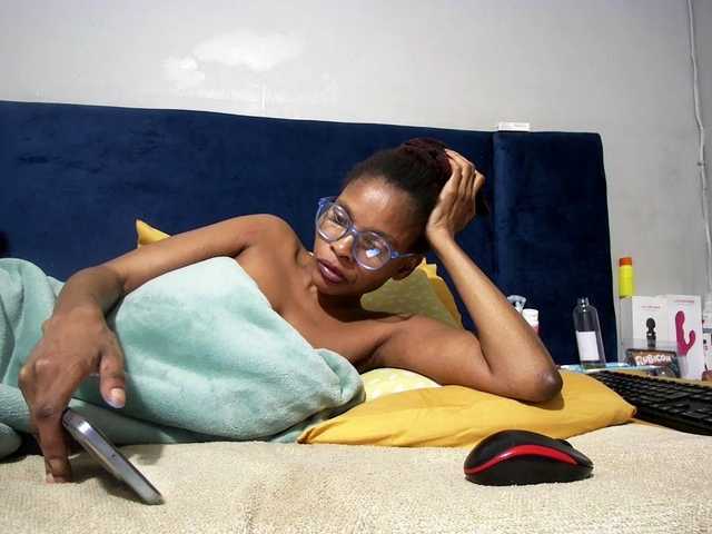 Ntombie live cam on BongaCams