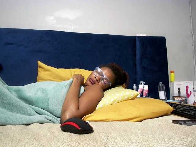 Ntombie live cam on BongaCams