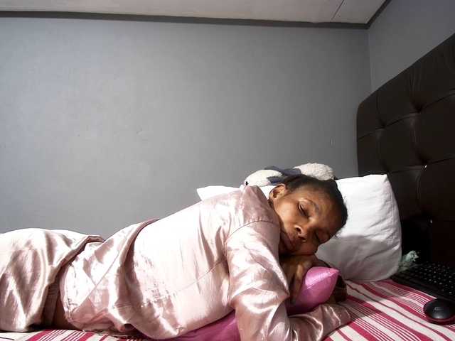 Ntombie live cam on BongaCams