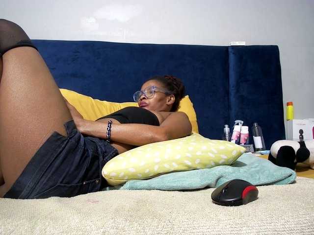Ntombie live cam on BongaCams