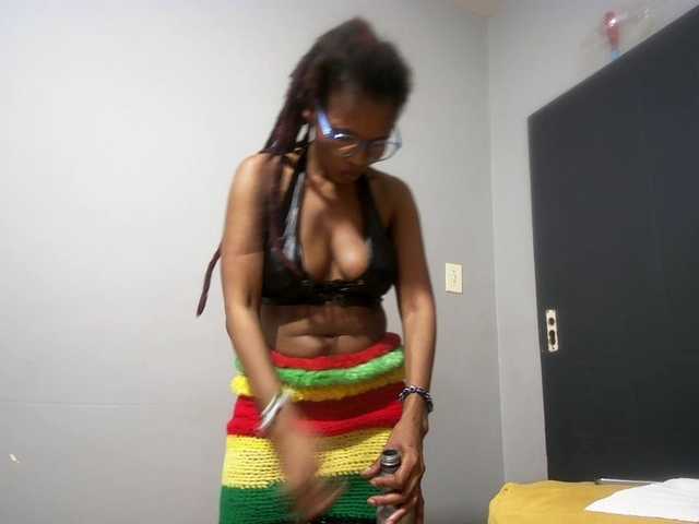 Ntombie live cam on BongaCams