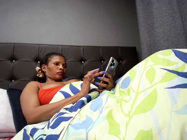 Ntombie live cam on BongaCams