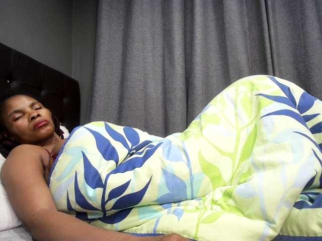 Ntombie live cam on BongaCams