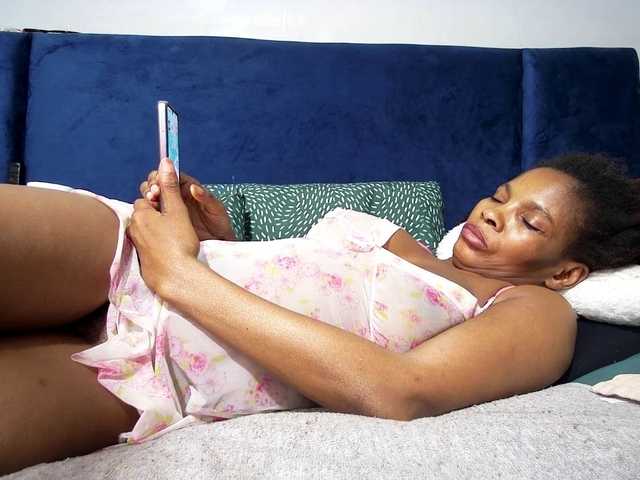 Ntombie live cam on BongaCams