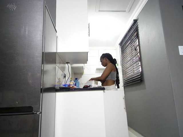 Ntombie live cam on BongaCams