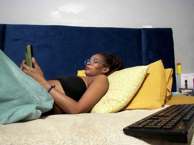 Ntombie live cam on BongaCams