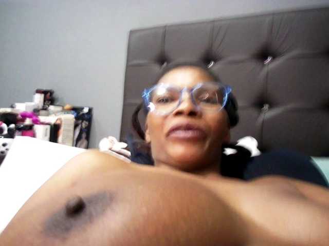 Ntombie-one4u live cam preview