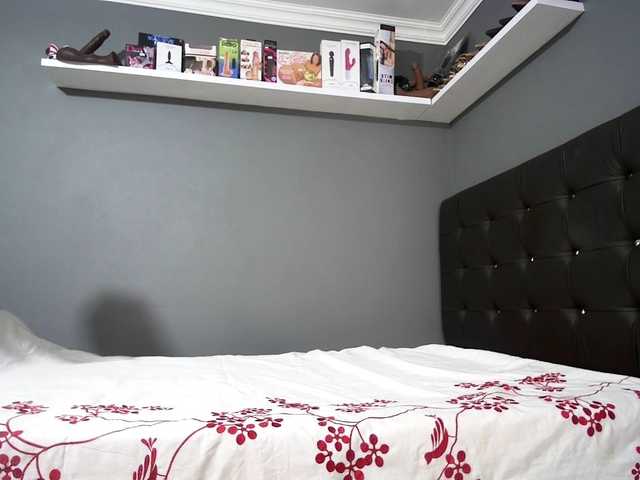 Ntombie live cam on BongaCams