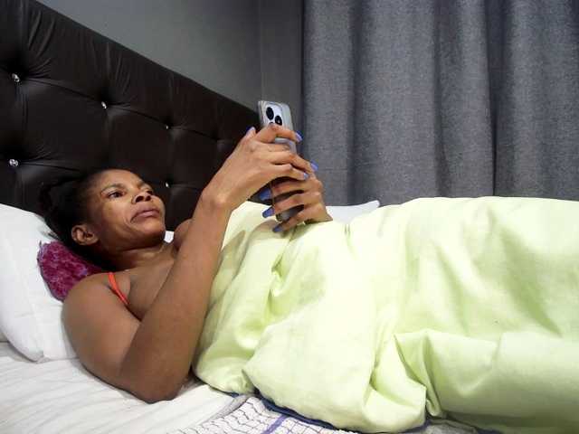 Ntombie live cam on BongaCams