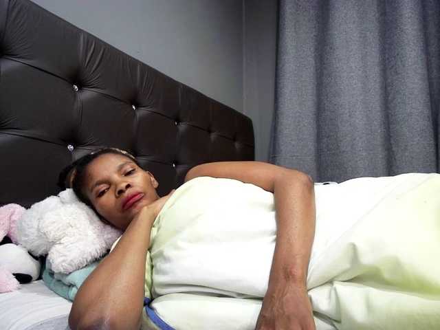 Ntombie live cam on BongaCams