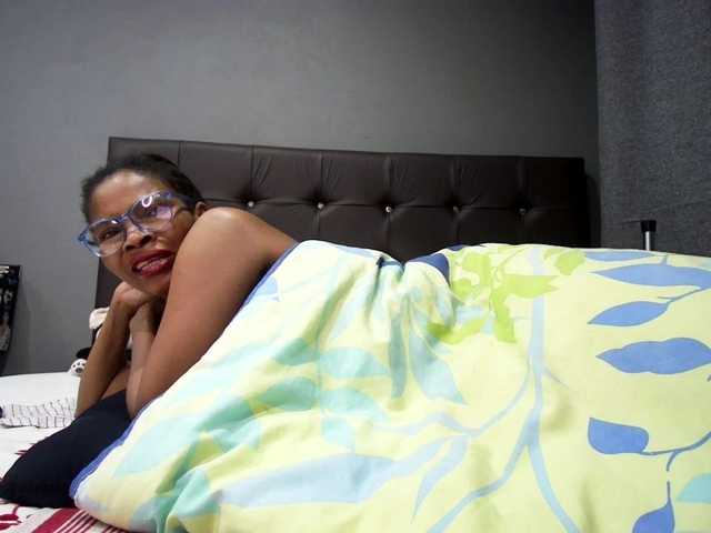 Ntombie live cam on BongaCams