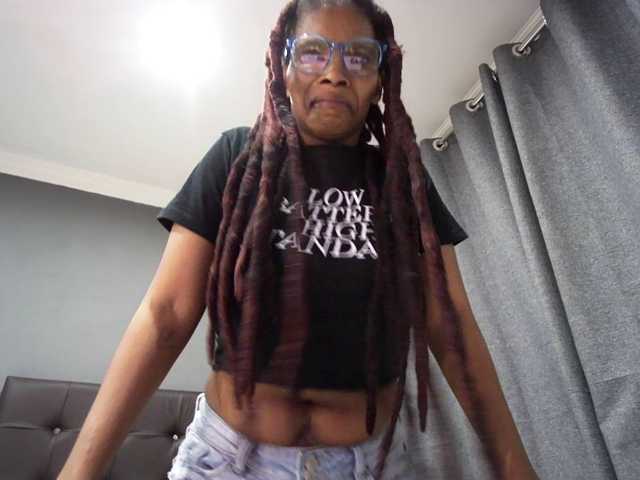 Ntombie live cam on BongaCams
