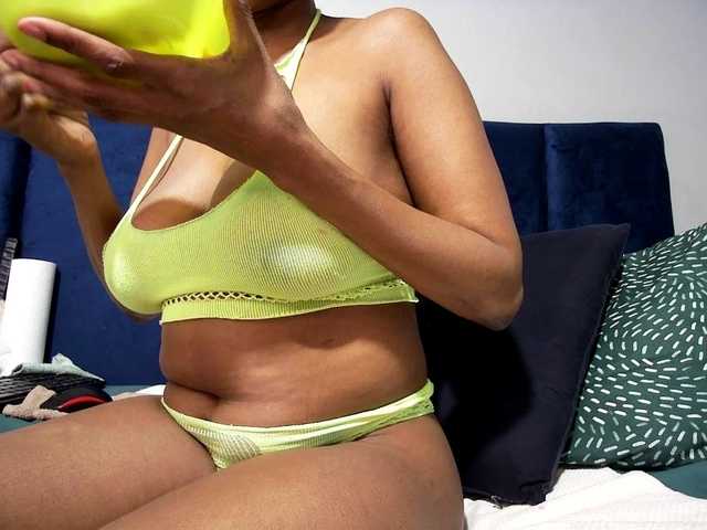 Ntombie live cam on BongaCams