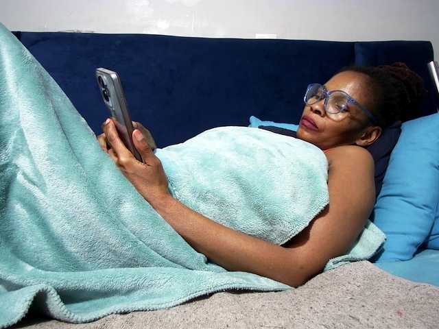 Ntombie live cam on BongaCams