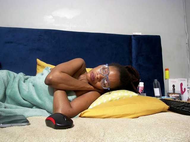 Ntombie live cam on BongaCams