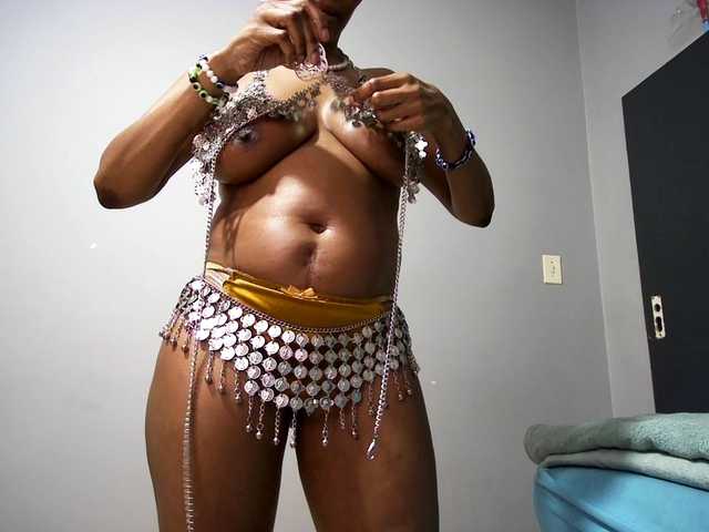 Ntombie live cam on BongaCams