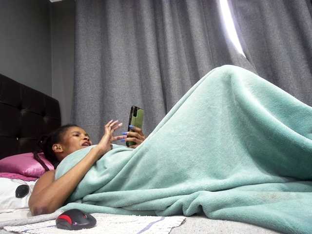 Ntombie live cam on BongaCams