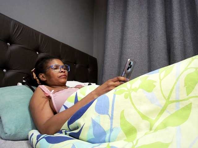 Ntombie-one4u live cam preview
