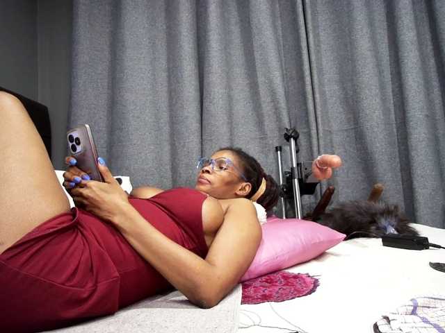 Ntombie-De-NaughtyLover webcam