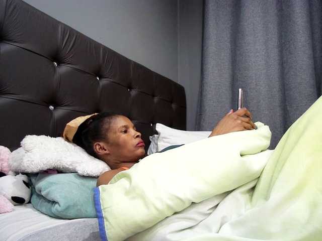 Ntombie live cam on BongaCams