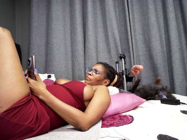 Ntombie-De-NaughtyLover webcam