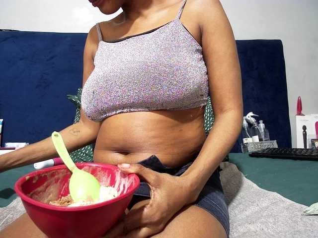 Ntombie live cam on BongaCams