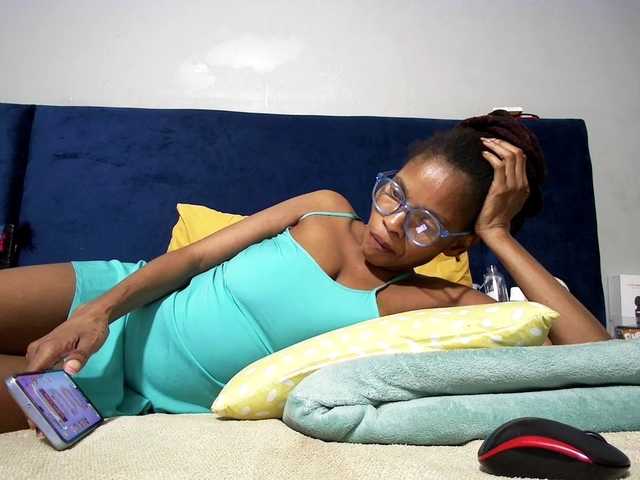 Ntombie live cam on BongaCams